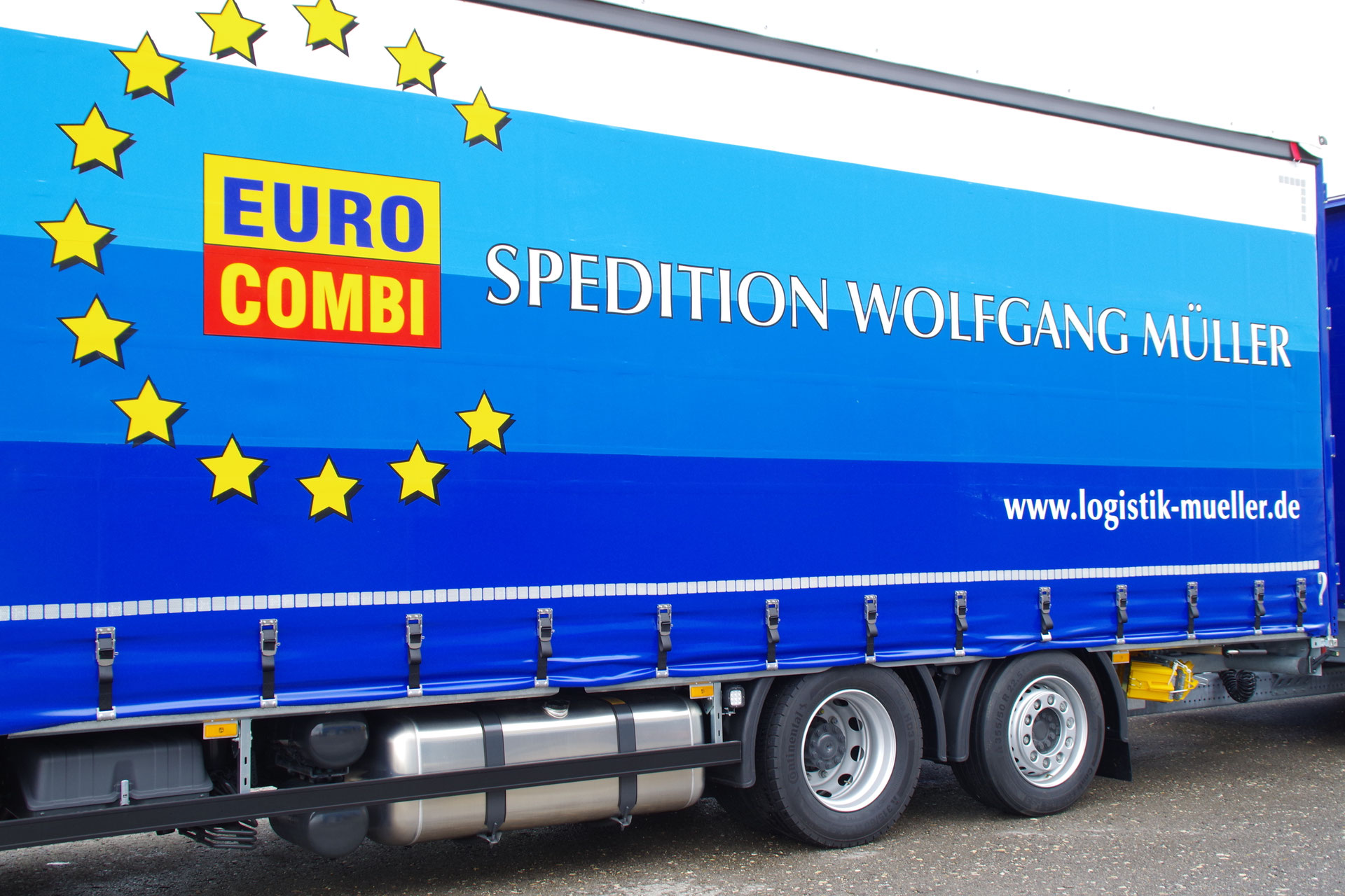 Planenauflieger der Spedition Wolfgang Müller